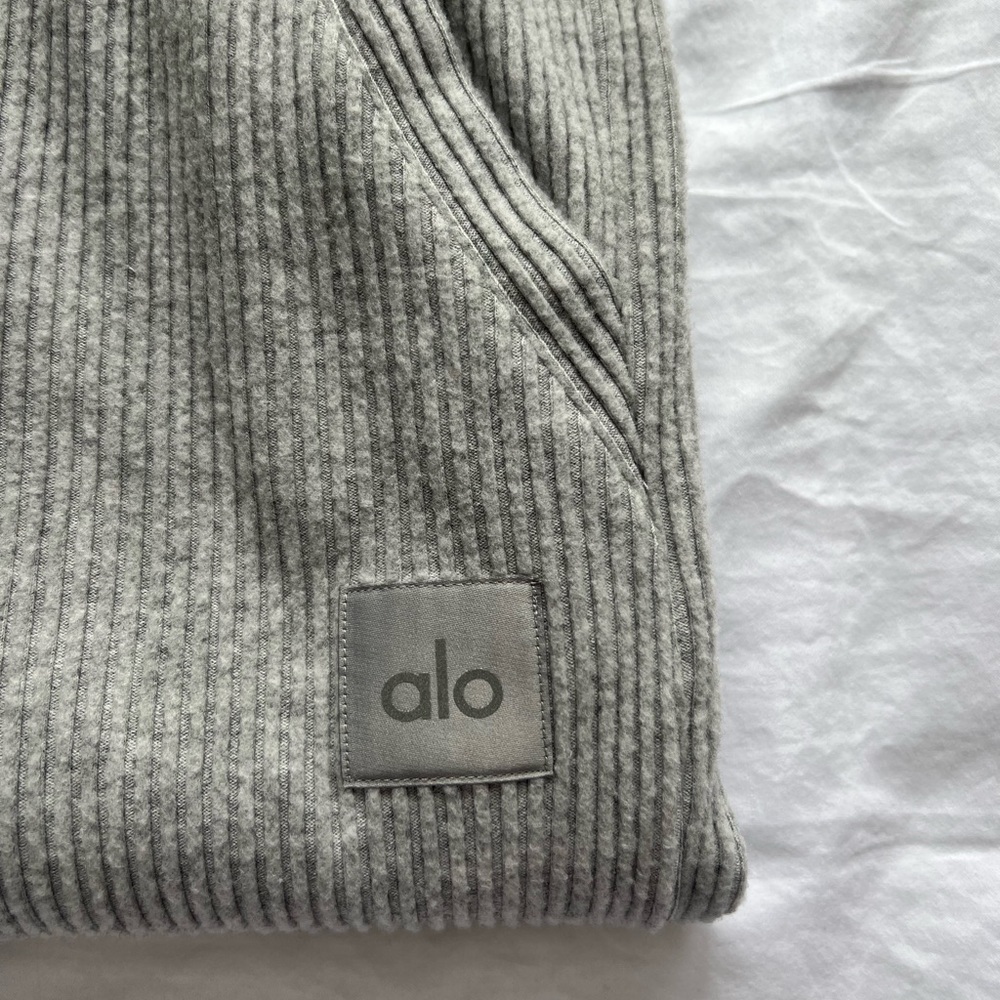 ALO Yoga Gray Ribbed Sweatpants - Picture 2 of 5